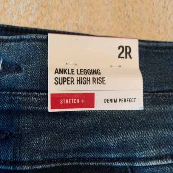 Express High Rise Blue Jeans - Picture 3 of 6